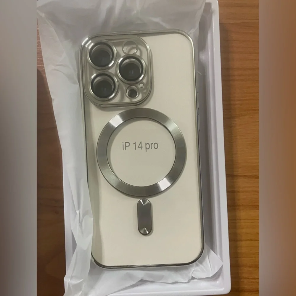 Clear TPU Shockproof Case MagSafe Charging Cover For iPhone 14 NWT